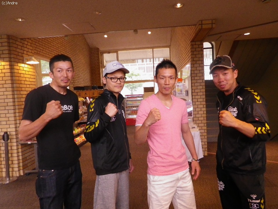 �闢���W�H���ŃL�����v