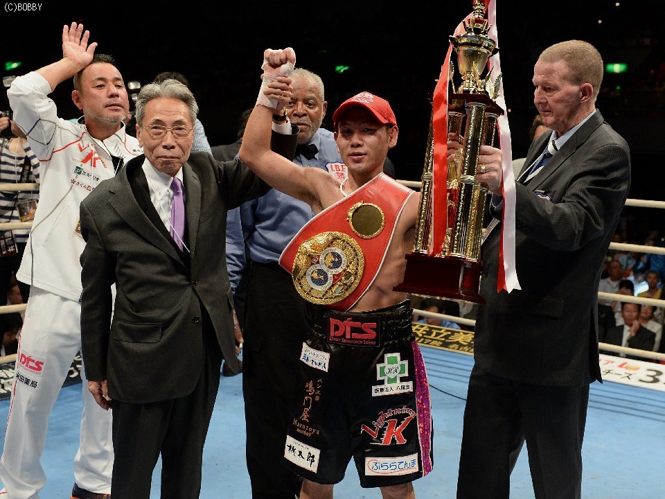 ���R����