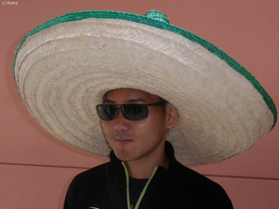 ���R���A��