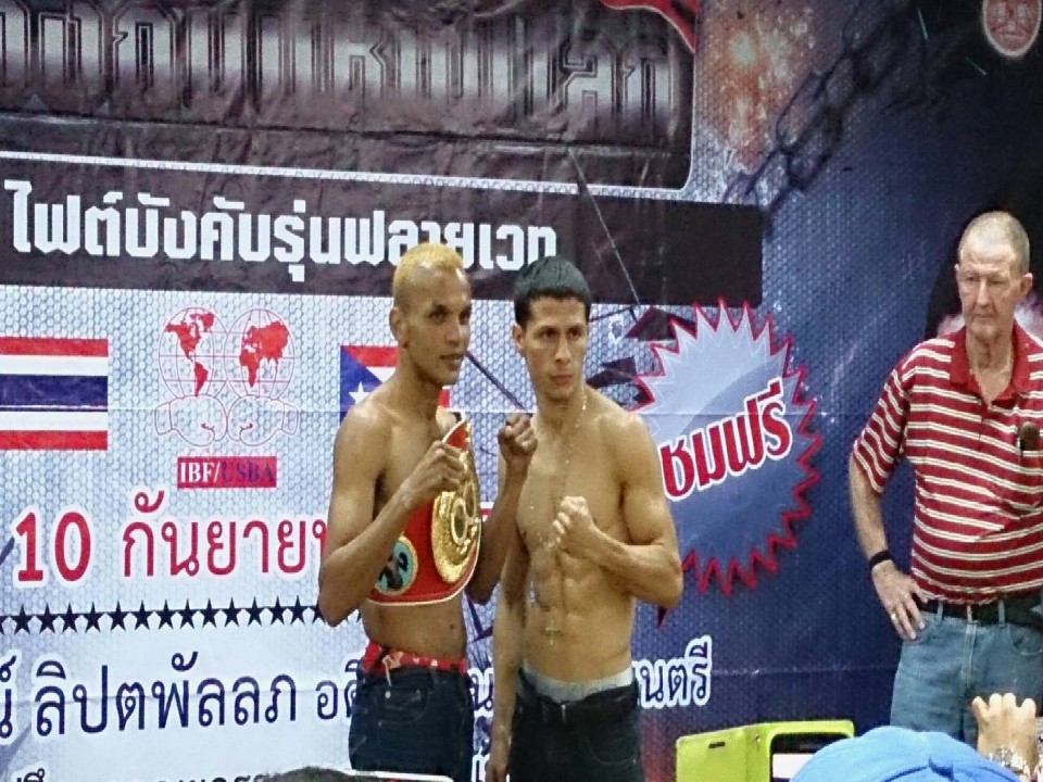 �A���i�b�gVS�A���[��