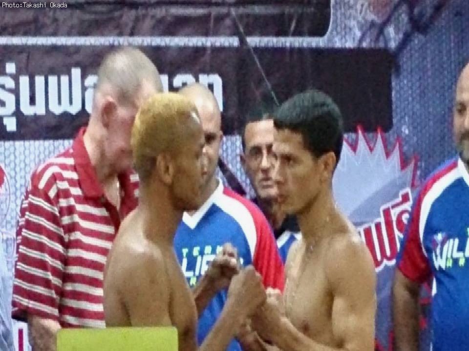 �A���i�b�gVS�A���[��