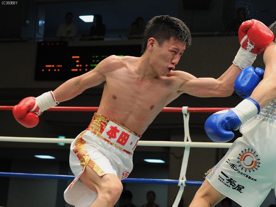 9/10�^�C�Ő��E�����J�[�ƈ��������������C��