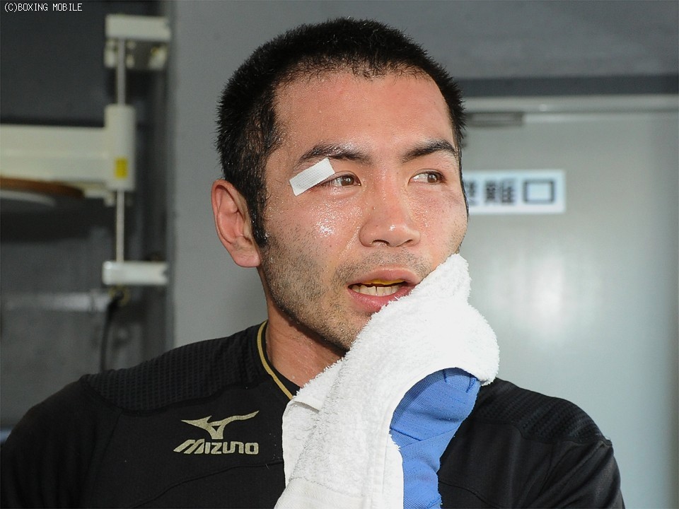 新天地で汗を流す荒川