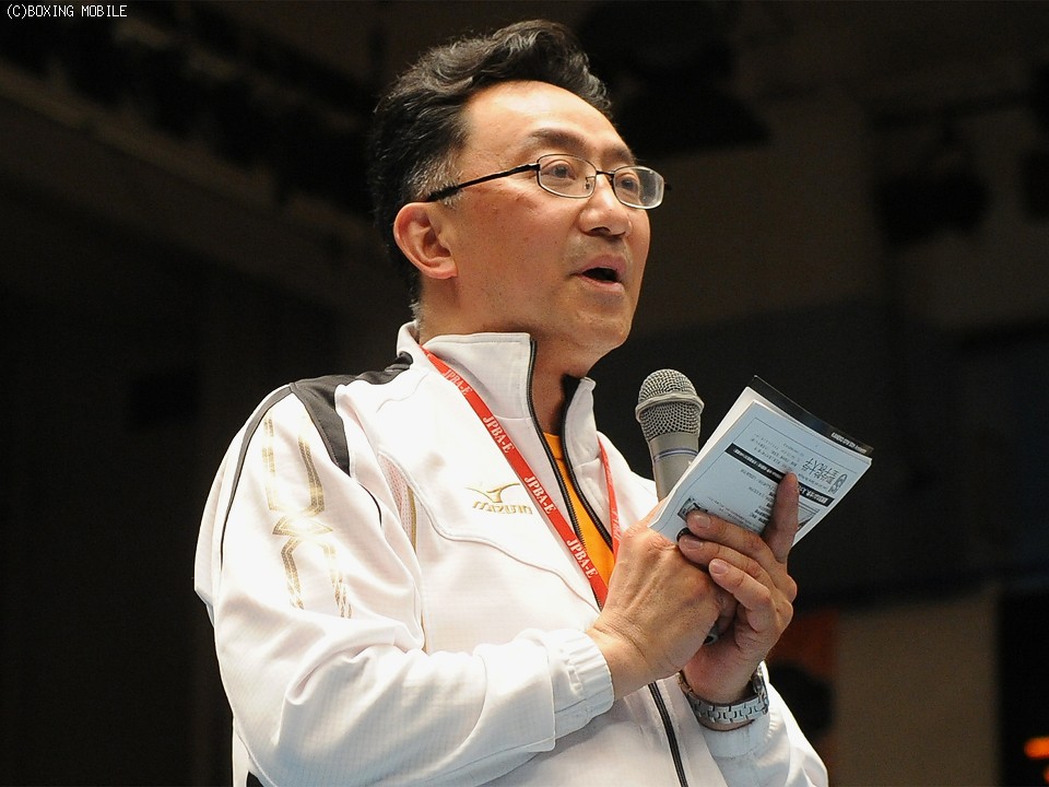 挨拶に立った金子会長