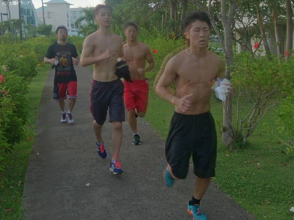 �������͌��𐢊E����