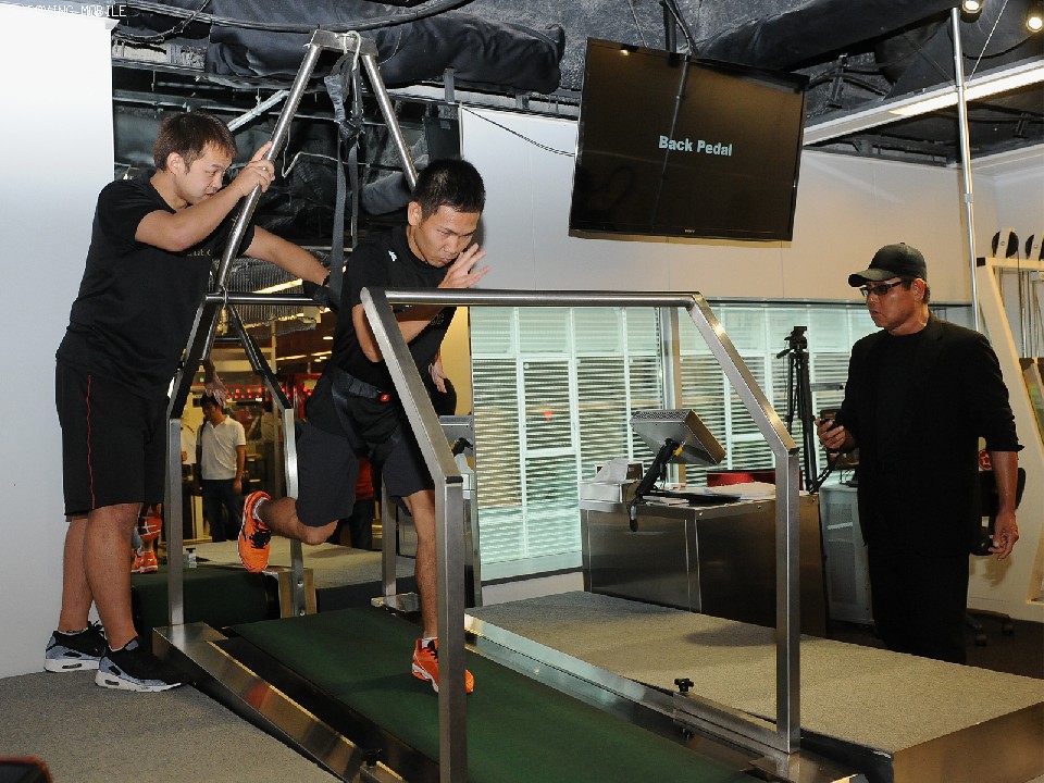 ���R���t�B�W�J���g�������J