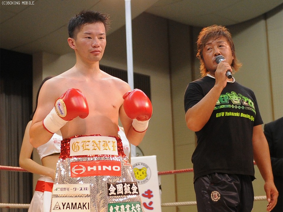 ���N�͒���̔N