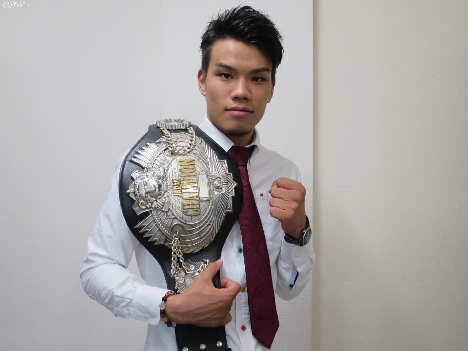 ��X�A���E�O����Ɍ���