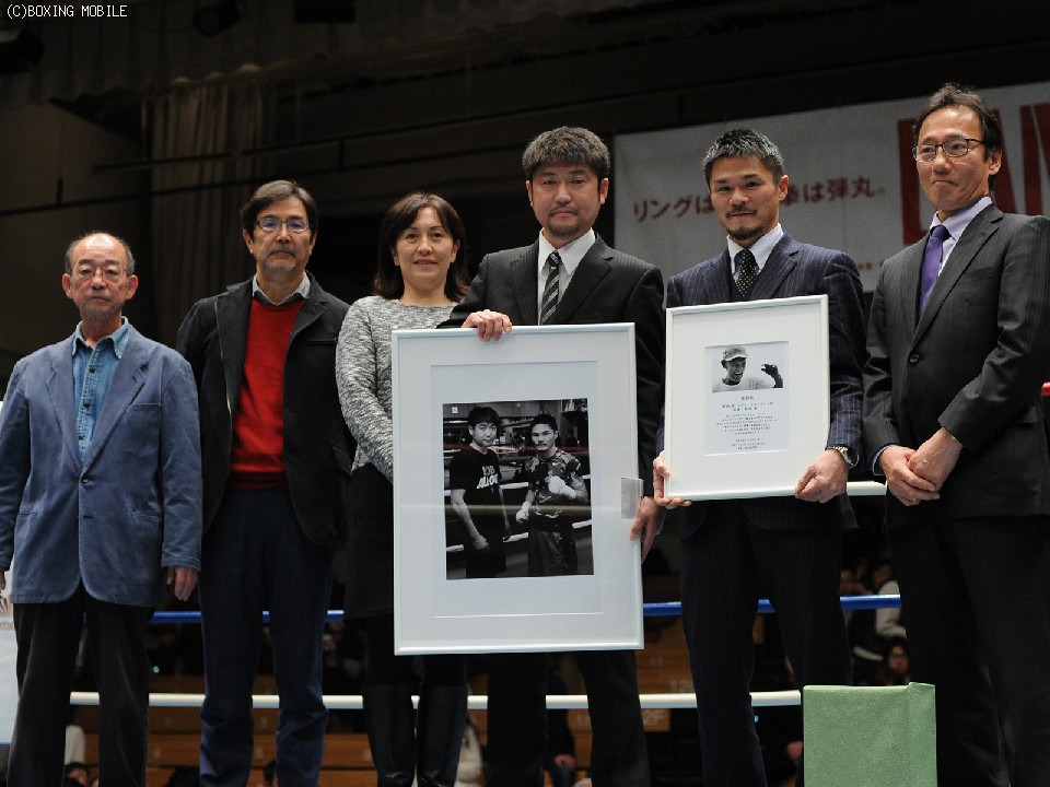 �܏�ƃp�l���A���ꕕ������ꂽ