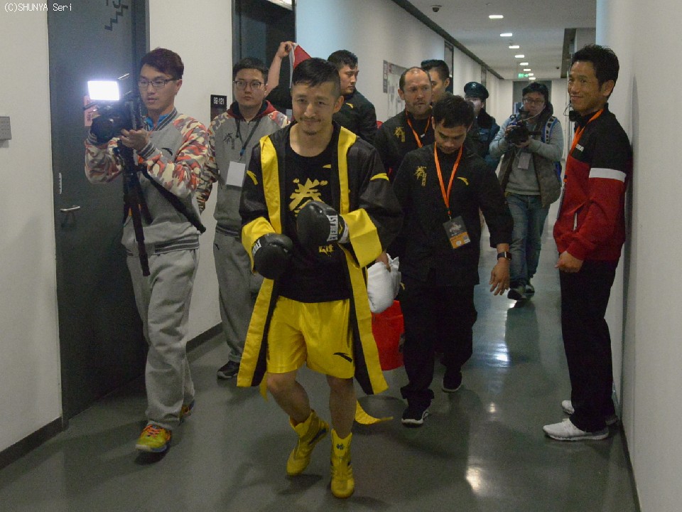 ���������O�Ɍ������]�E