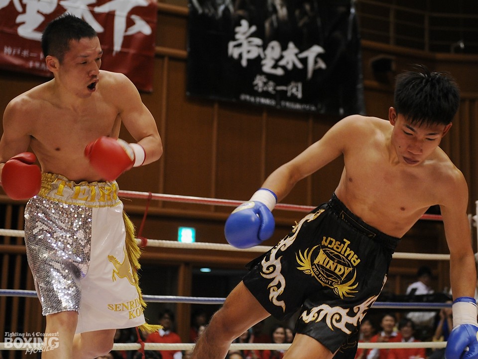 �闢�̐��E�O����