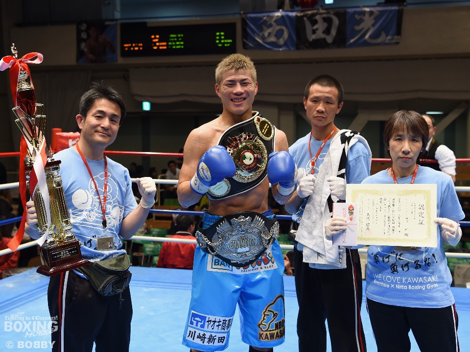 ���c���̏��h�q�킪����