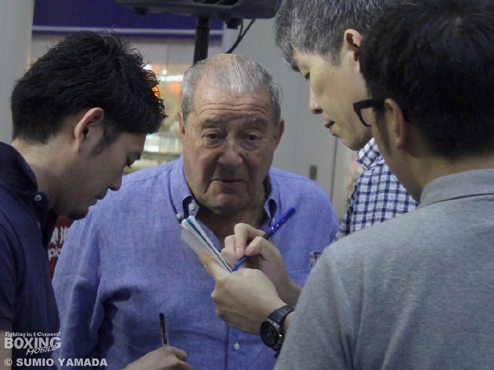 ���c�̐��E����͗��N?