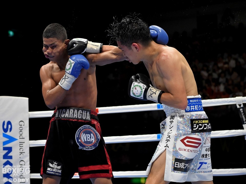 井岡一翔(井岡)のV3戦。