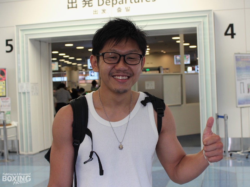 �R���_�k���䍑�֏o��