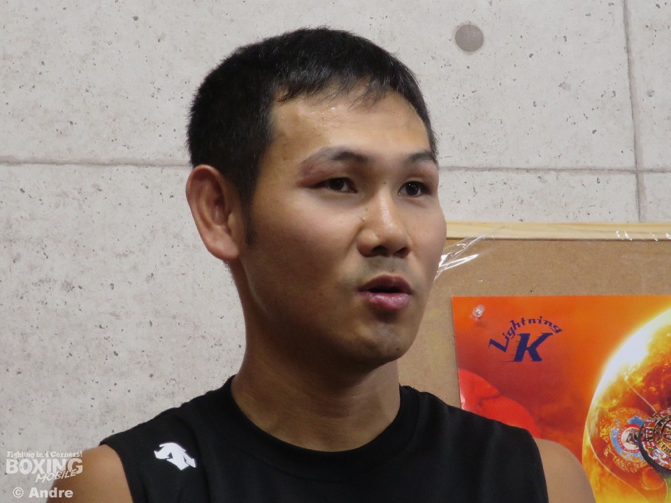 ���R������200�l�̉����c