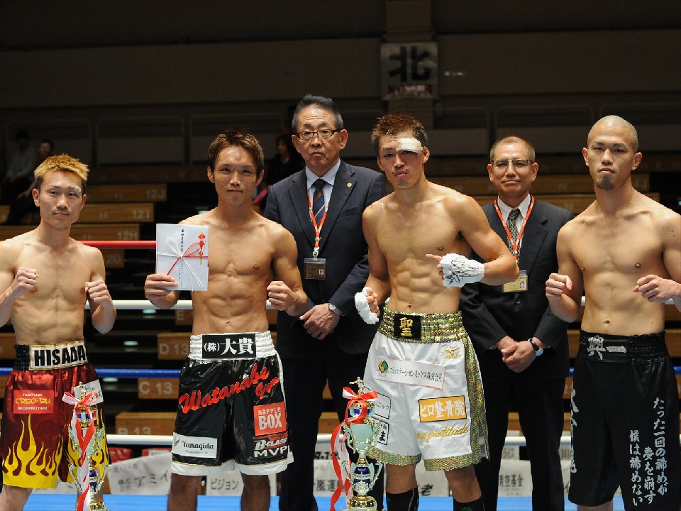 �ŋ�����҂̏̍���100���~�͒N�̎��