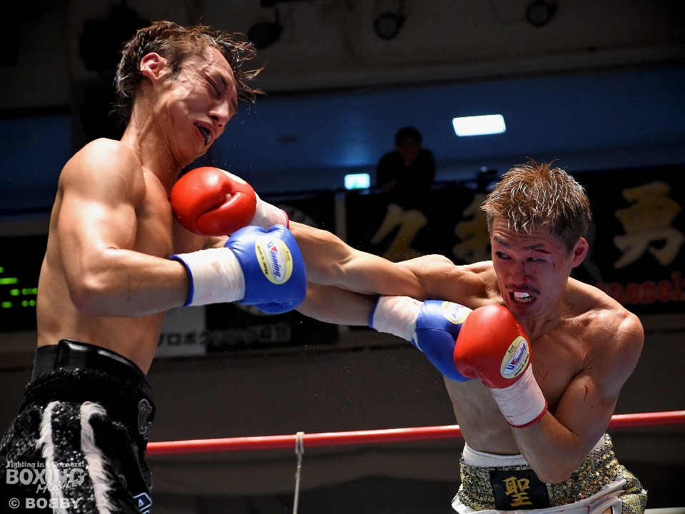 杉田の右が炸裂