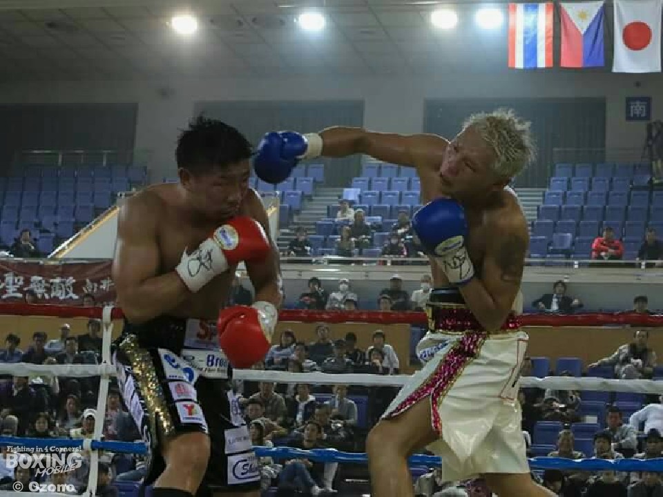 ���m�����m�X�[�p�[�E�F���^�[���^�C�g���}�b�`