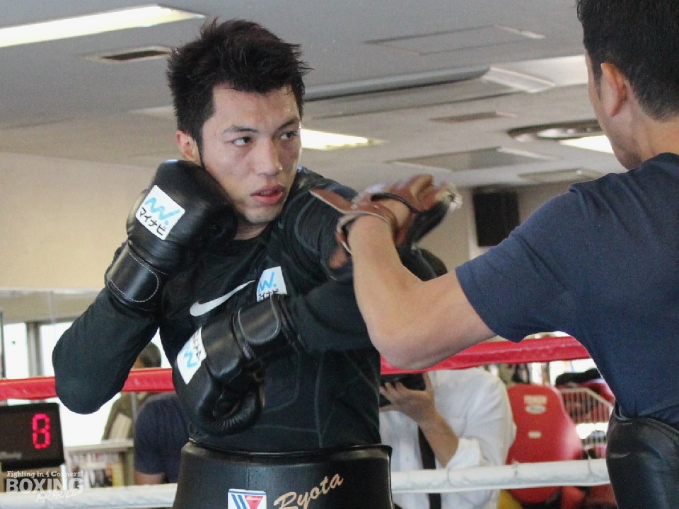 ���c�ȑ����v�X�ɓ��{�̃����O�ɓo��