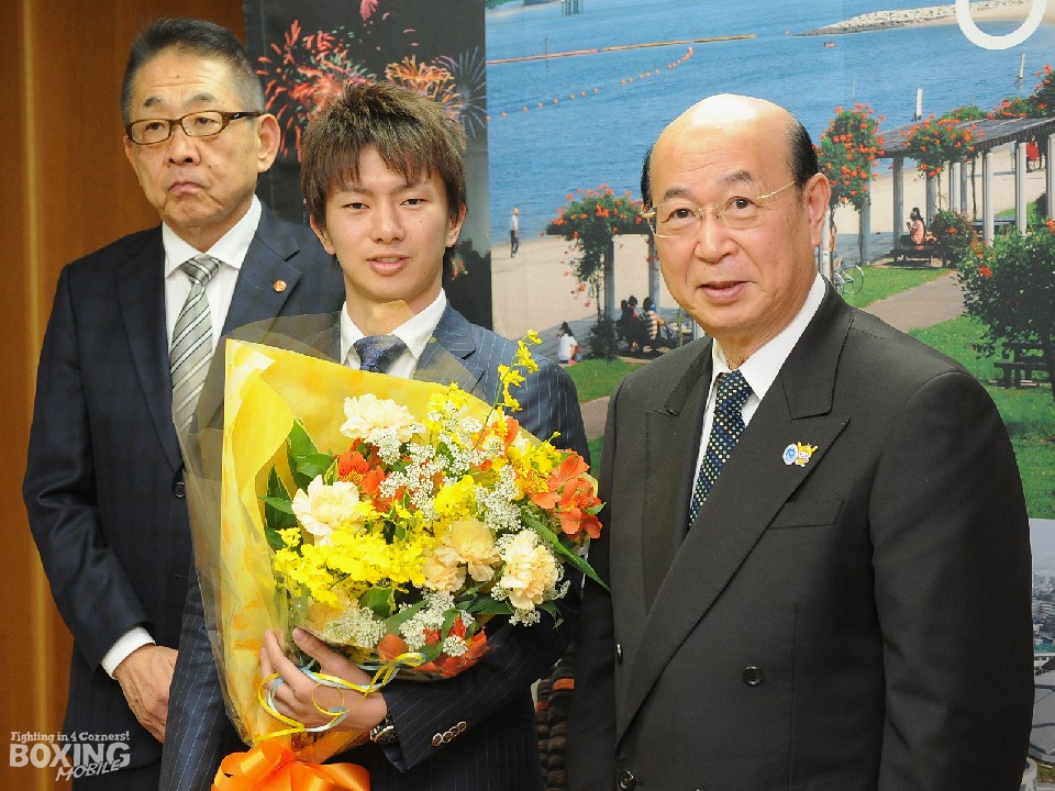 V5�̓c���ǈ�ɑ�c�斯�h�_��