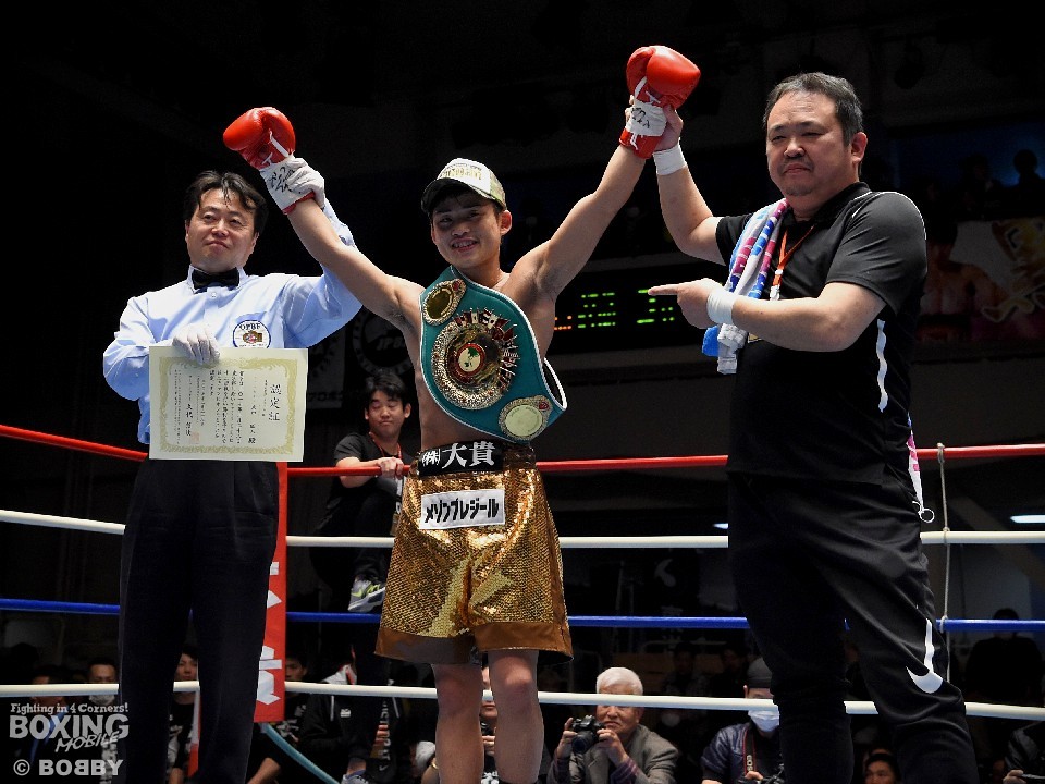 �����͍��N�A���E�ւƐi�ނ̂�