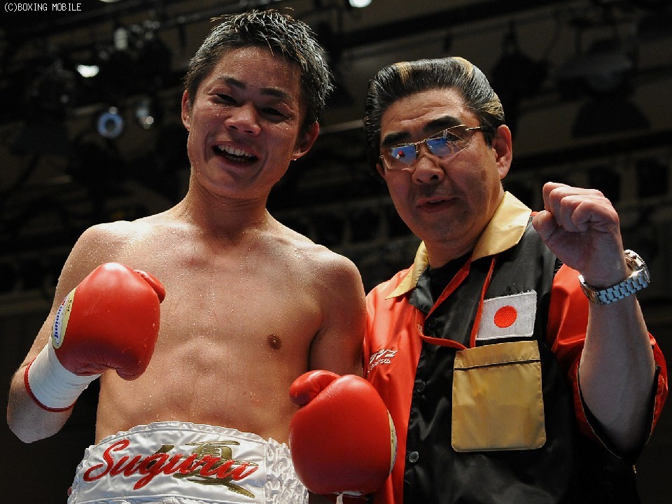 ���E�팈��̑����D 22���z�[���ɓo��