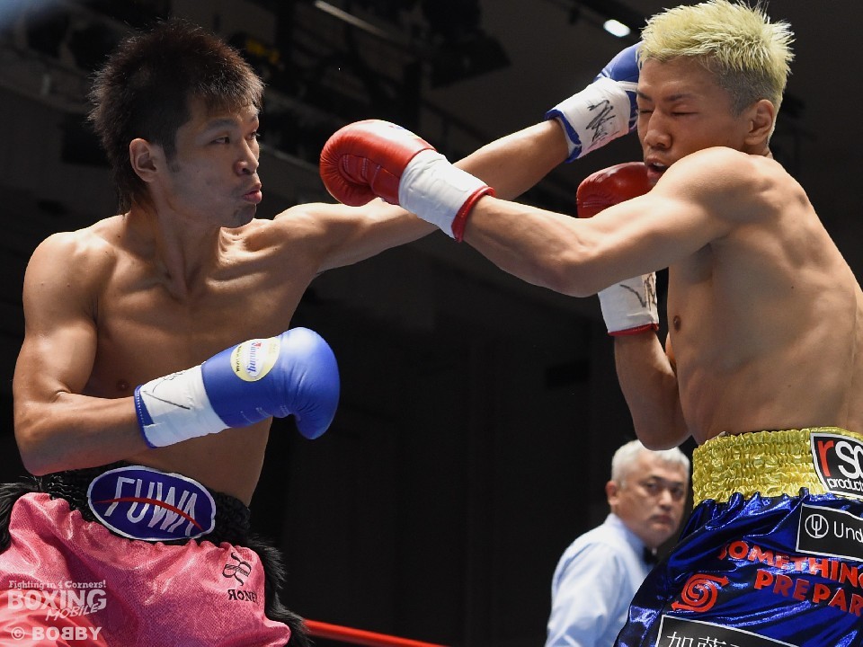 12/19の決定戦 左:野口 右:土屋