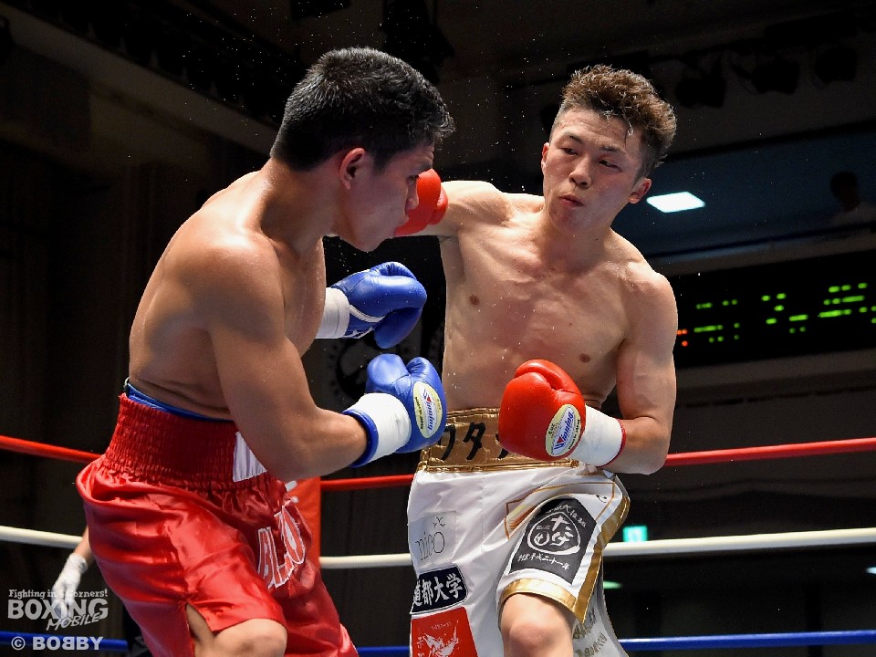 �n���̉E���q�b�g