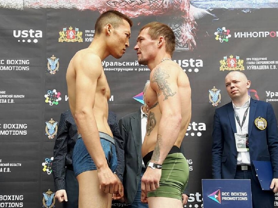 ���q�Ɛ��E�����J�[�̃t�F�C�X�I�t