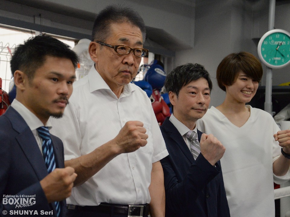 �͖����vs���E2�ʂ̍��`�X�^�[