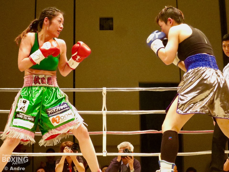 秋田屋まさえと荒瀬あかりが激突
