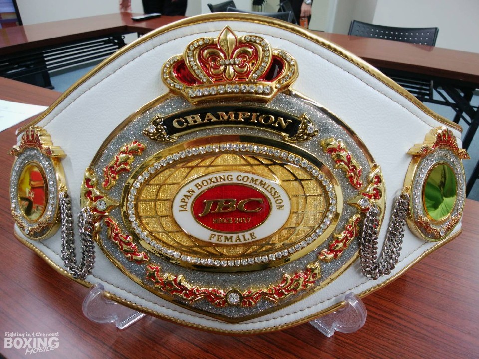 委員会ではチャンピオンベルトがお披露目された