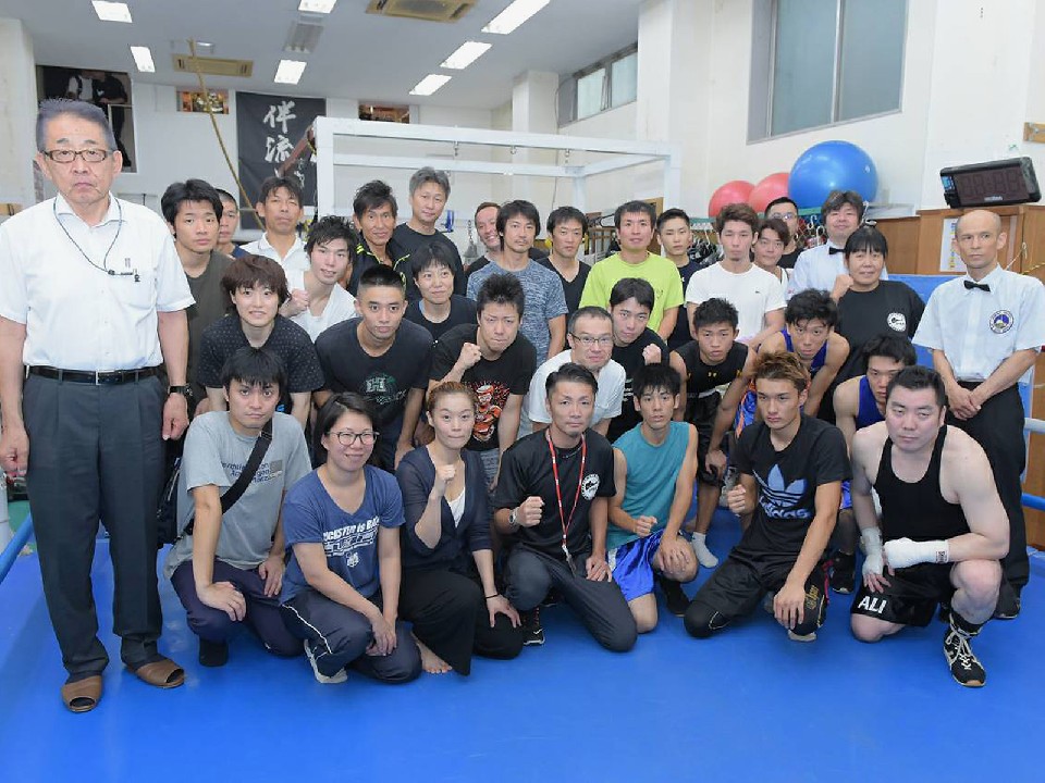 ��𑝂����Ƃɏo��҂�����