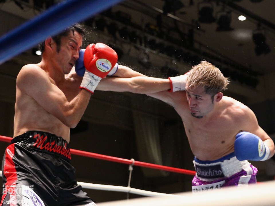 日本ライト級新王者はどちらの手に?