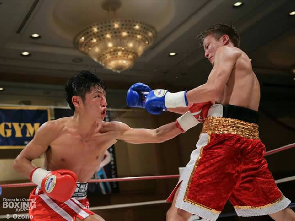 二十歳目前に帰ってきた加納(左)