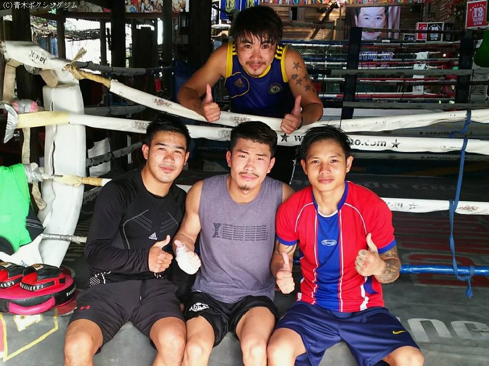 �ؑ��Ă����E�����J�[3�l�ƃX�p�[