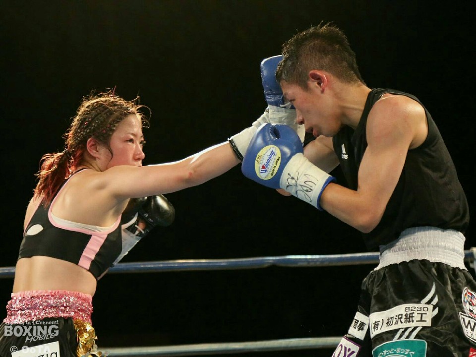 ���q�y�ʋ��T�E�X�|�[�Ό�!�����̐w�B