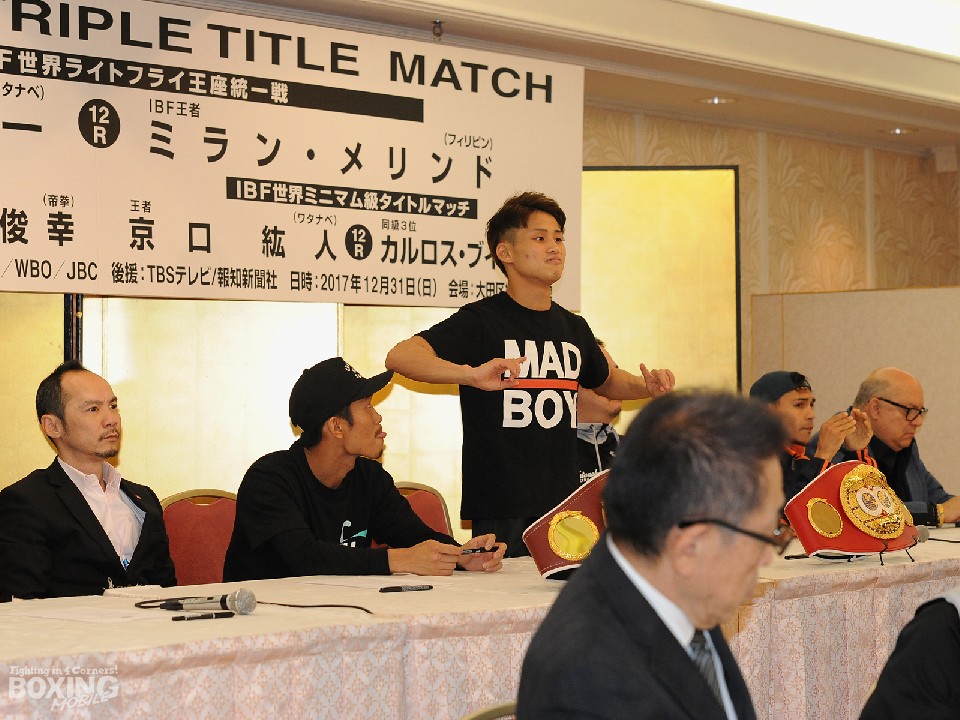 �����h�l�̓h�h��ȃp���c�őO���v��