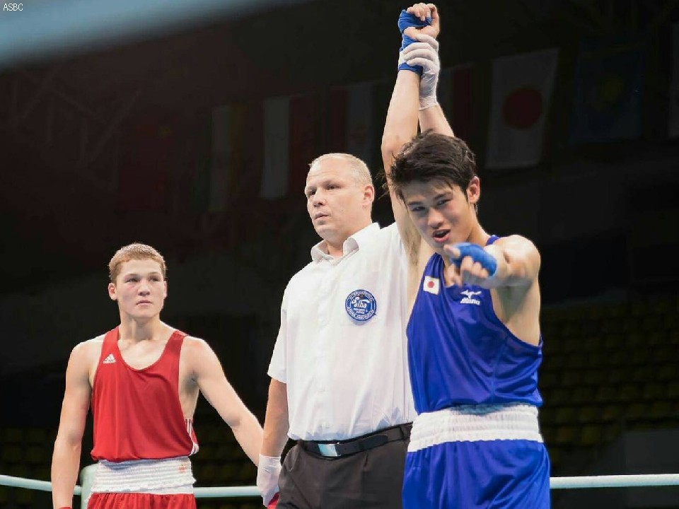 2�N�A���œ��X�̒�