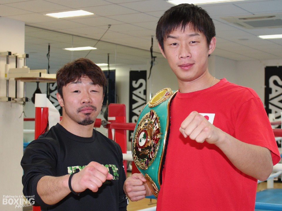 �����Ɍ����锪�d�~�Ɛ��E���������鐴��������