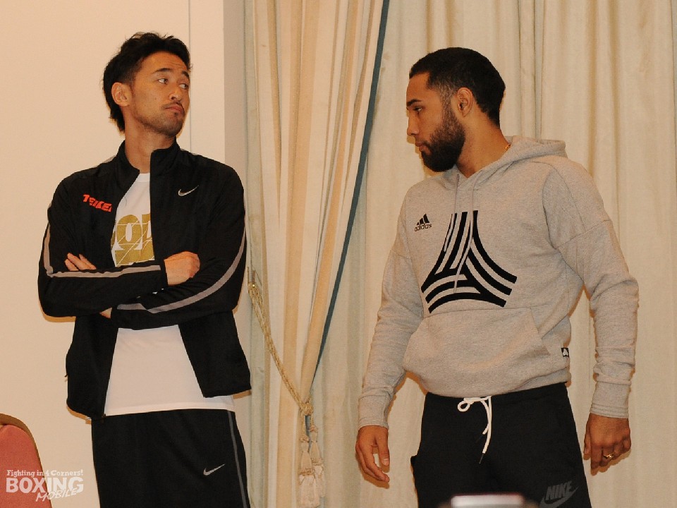 �����̓�l�͖ڂ����킹��