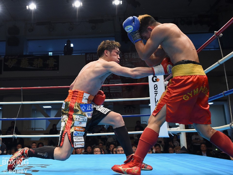 �ɓ���� 3�x�̃_�E����D����