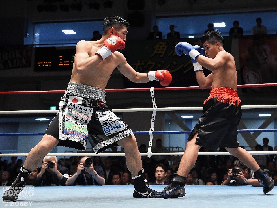 ���c����C�ɍU�ߍ���