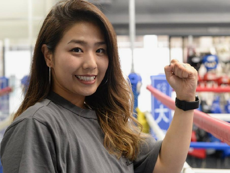 ��{���K���v���]����\��