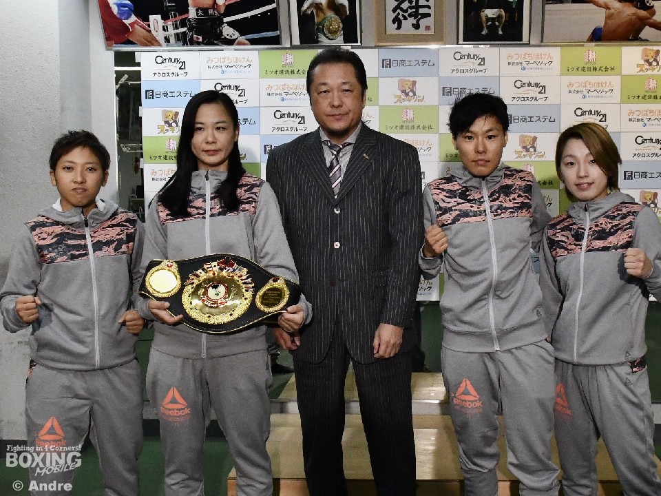 �^���W����12���ɏ��q4��^�C�g����