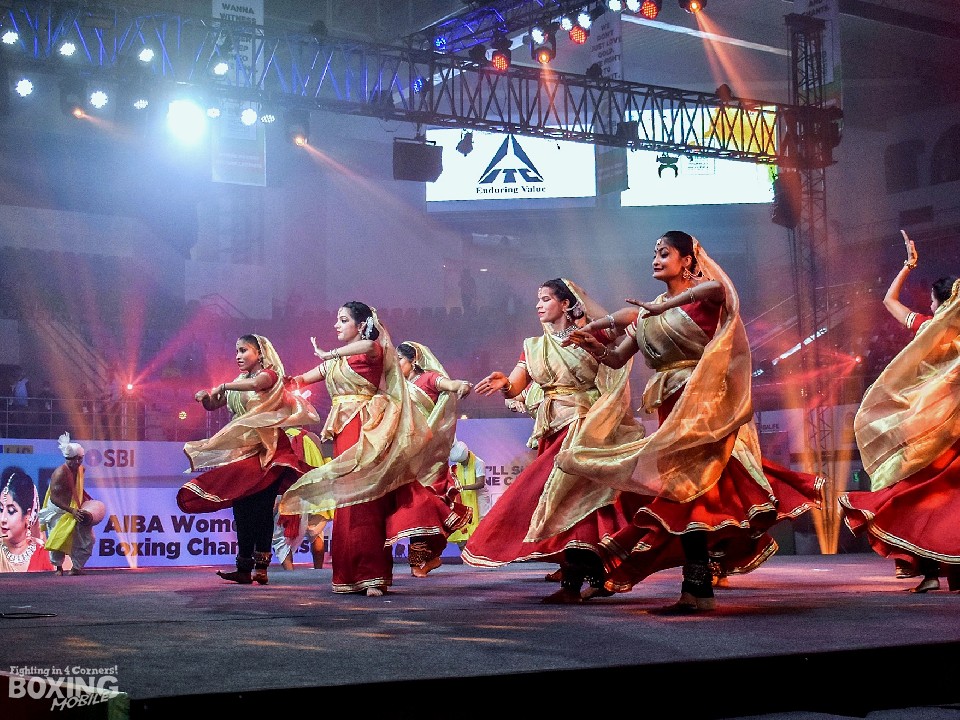 開会式の催しより