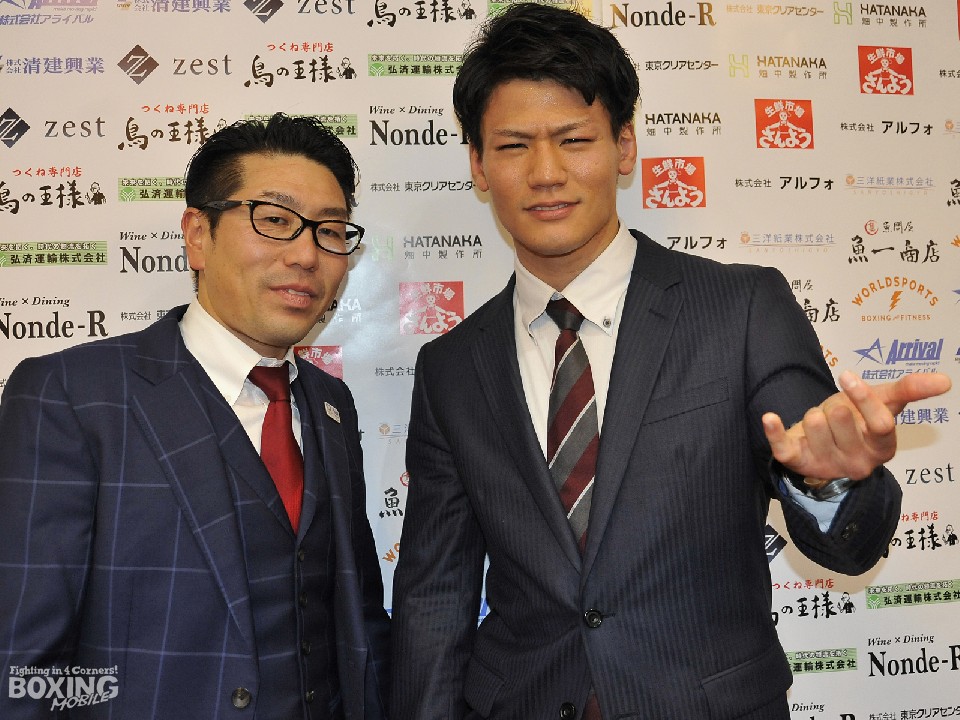 ���E���팈��̈��x�u�A���Y�w偂̂悤�ɍU�߂�!