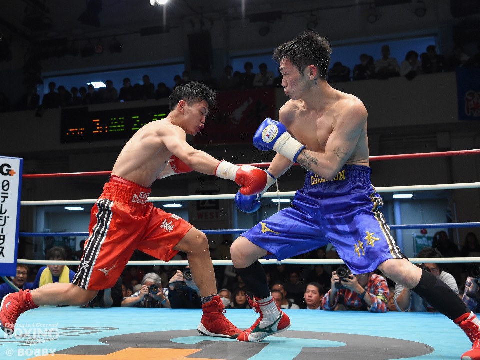 東西MVP対決となったフェザー級戦