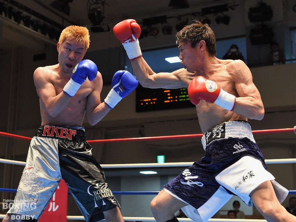 �E:���삪�ϋɓI�ɍU�߂�